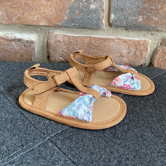 12-18M Like New! Old Navy Sandals - Floral with Brown Straps - Picture 7 of 7
